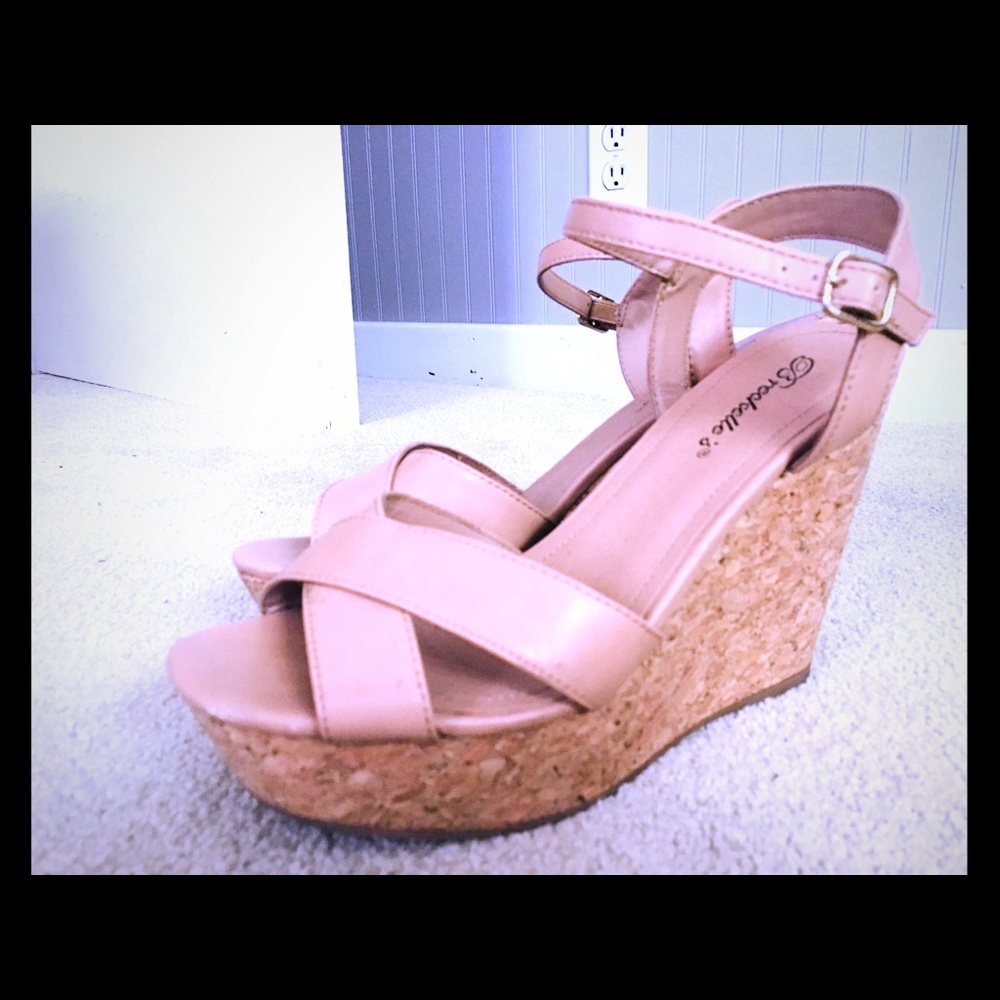 Nude Wedges